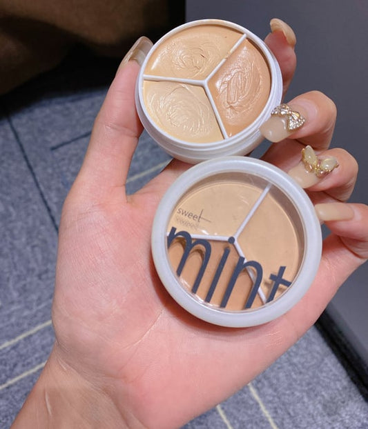 3-In-1 Contouring And Brighten Concealer